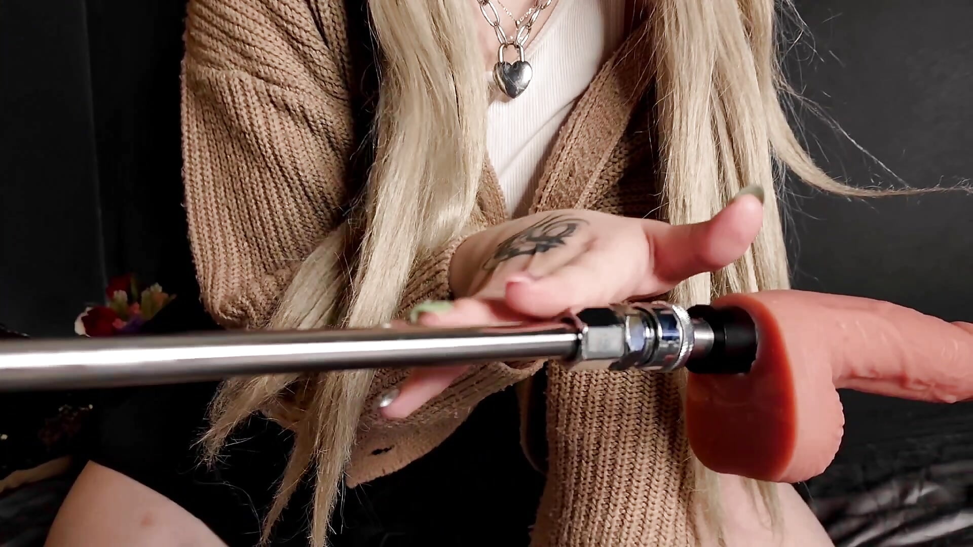 sex-machine - video by carolina_elf cam model