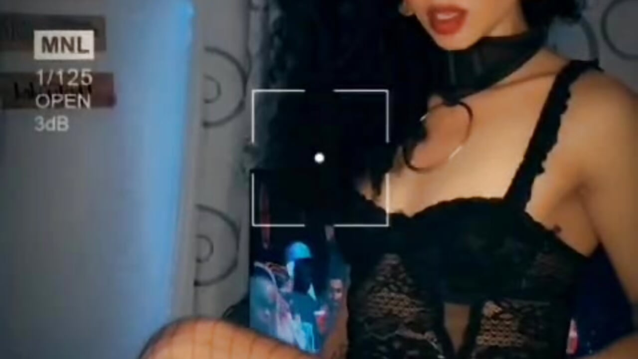 i want to feel your hands all over me, taking control and  driving me wild. - video by Charlotteblair cam model