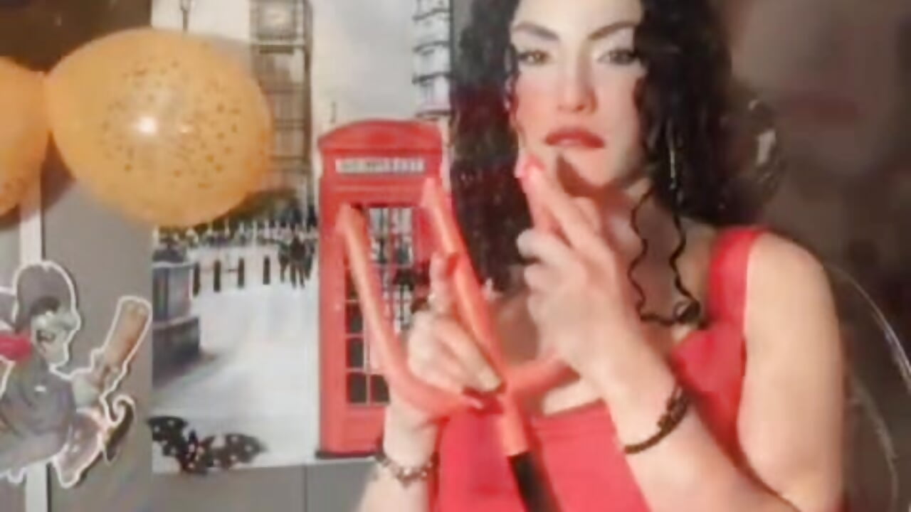 tu diablita 😈🍷💋🔥 - video by Charlotteblair cam model