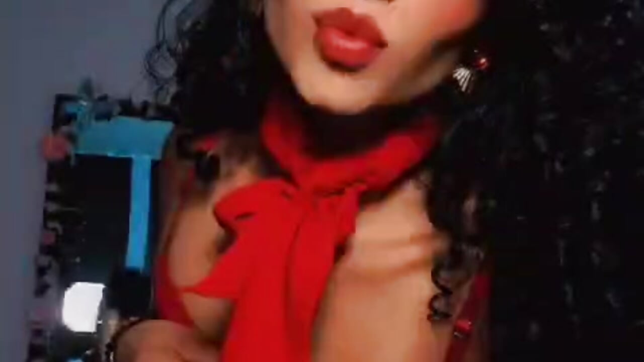 procura coquetearme mas...🤤💋 - video by Charlotteblair cam model