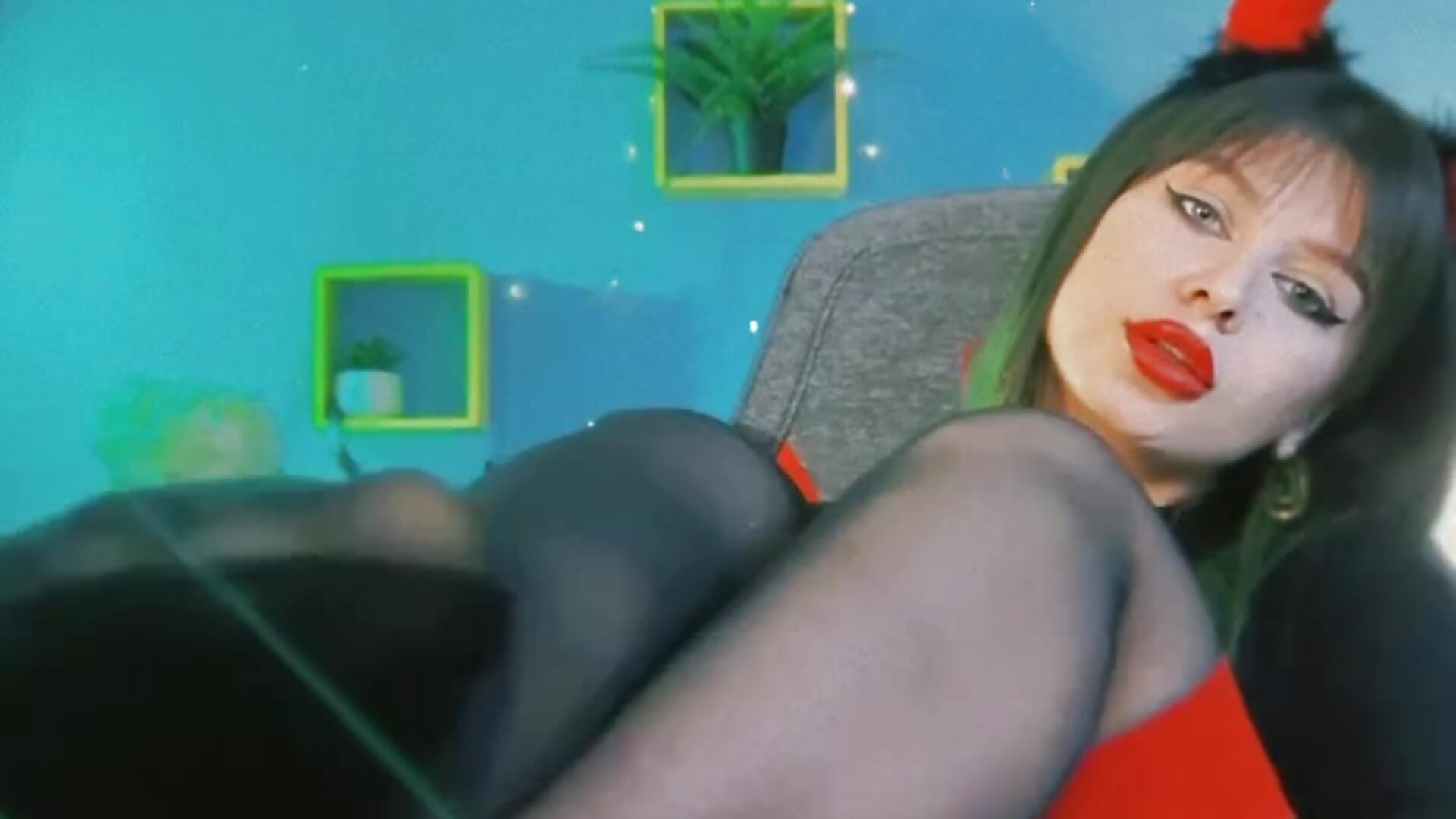 feet and nylon, demon^^ - video av NicoleMun cam-modell