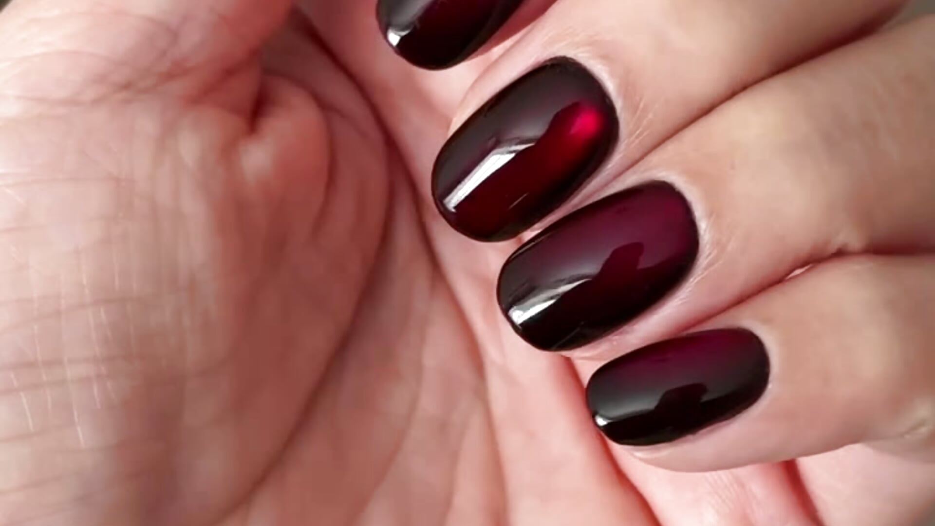 Nails pomegranates😍😍😍 – video modela na kameri NicoleMun