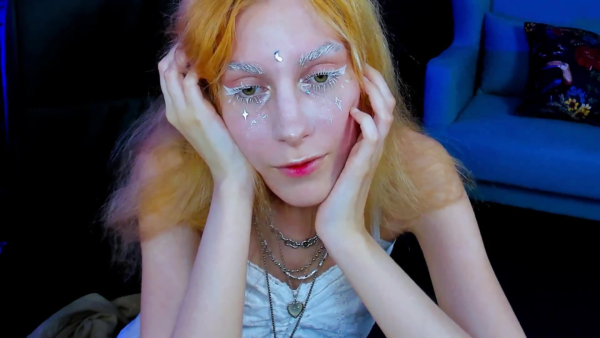 ice princess - video by Laura_Gomorrah cam model