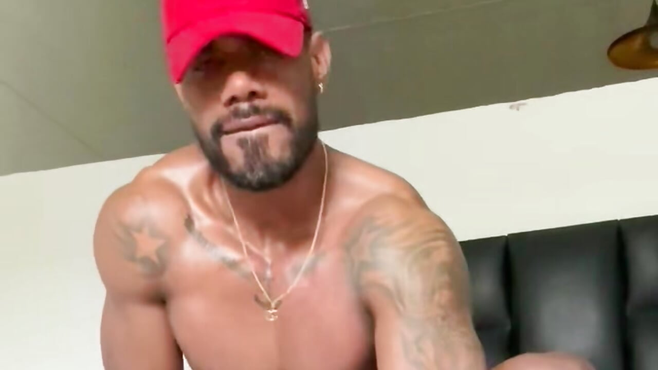 Riding – video modela na kameri Ganiimedes