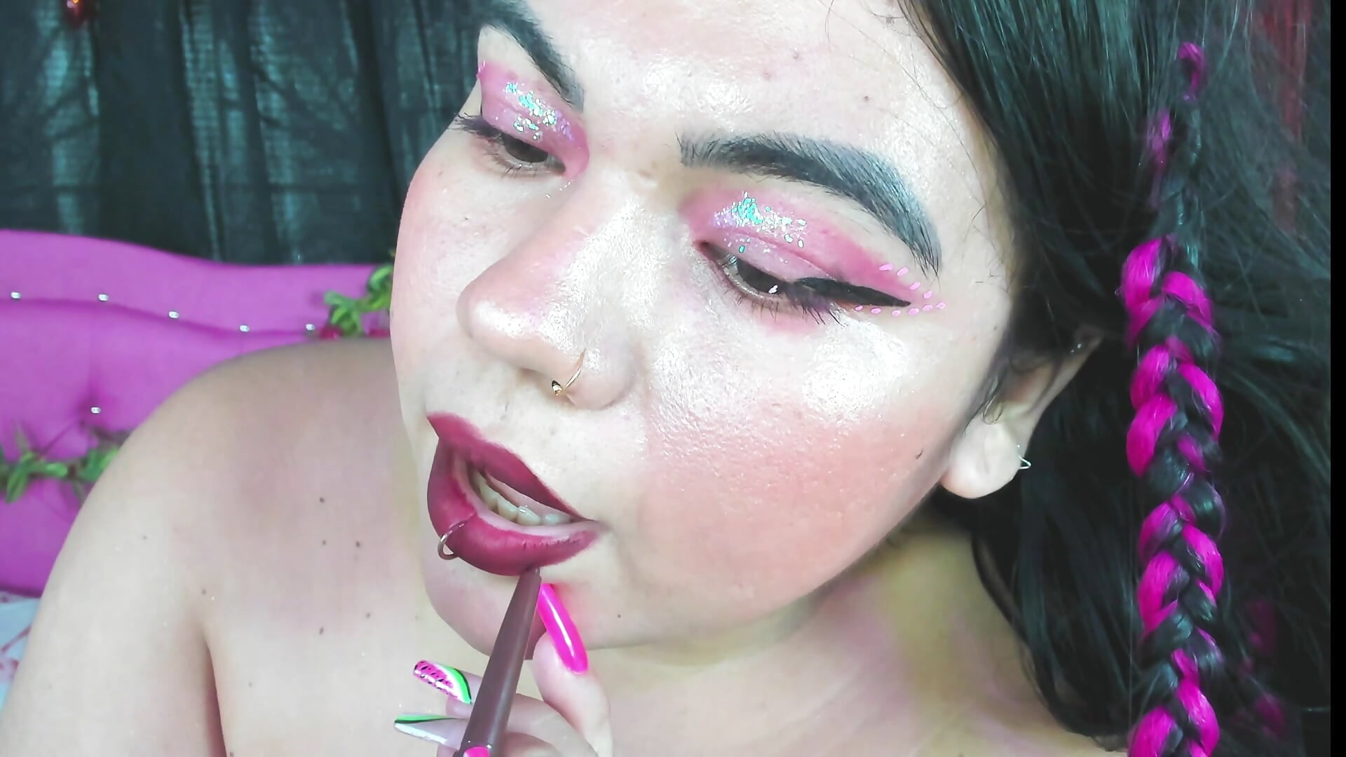 piercing lips - video by Samanta_Bigboos cam model