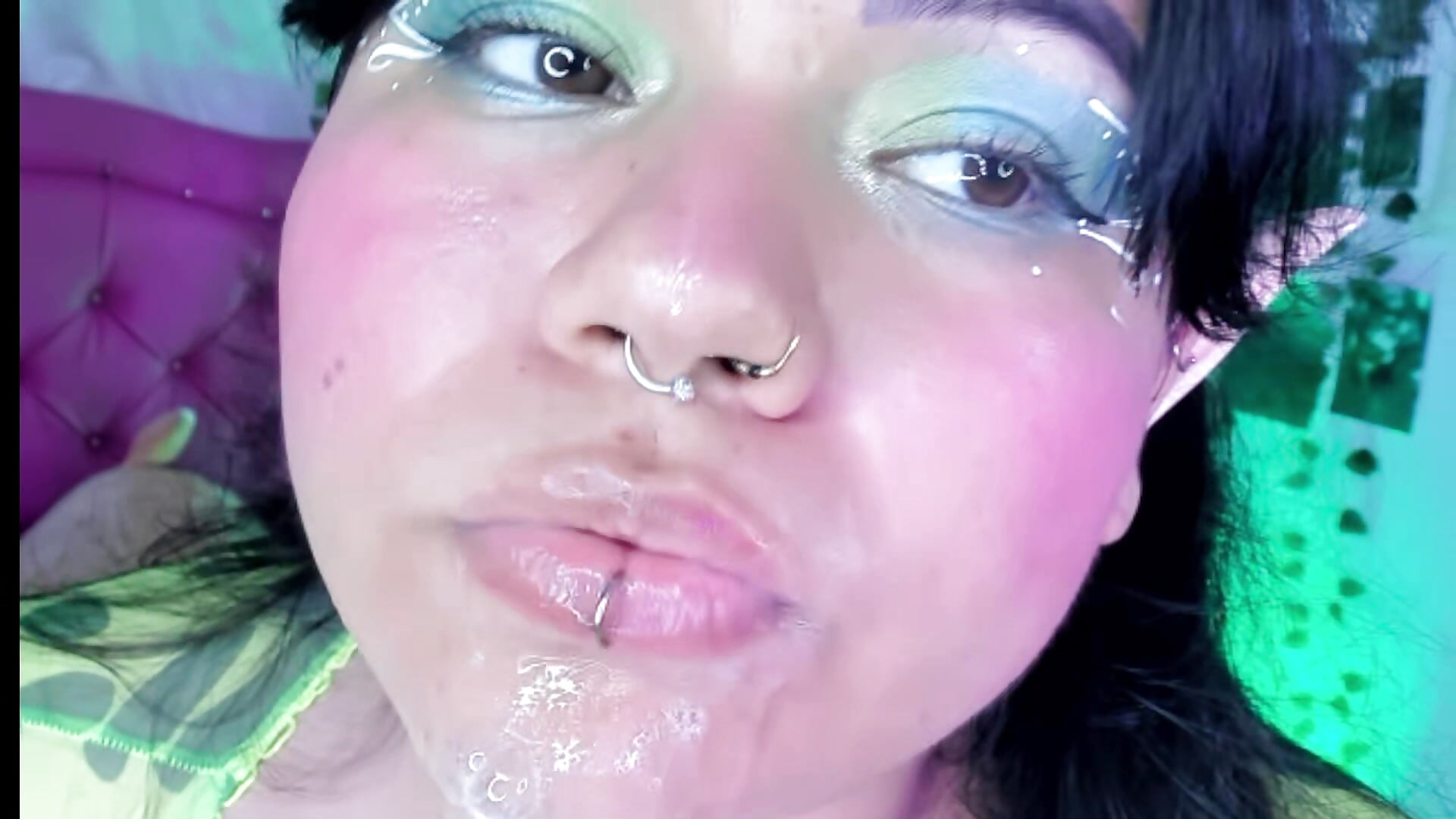 chewing-blowjob and smoking fetish - video by Samanta_Bigboos cam model