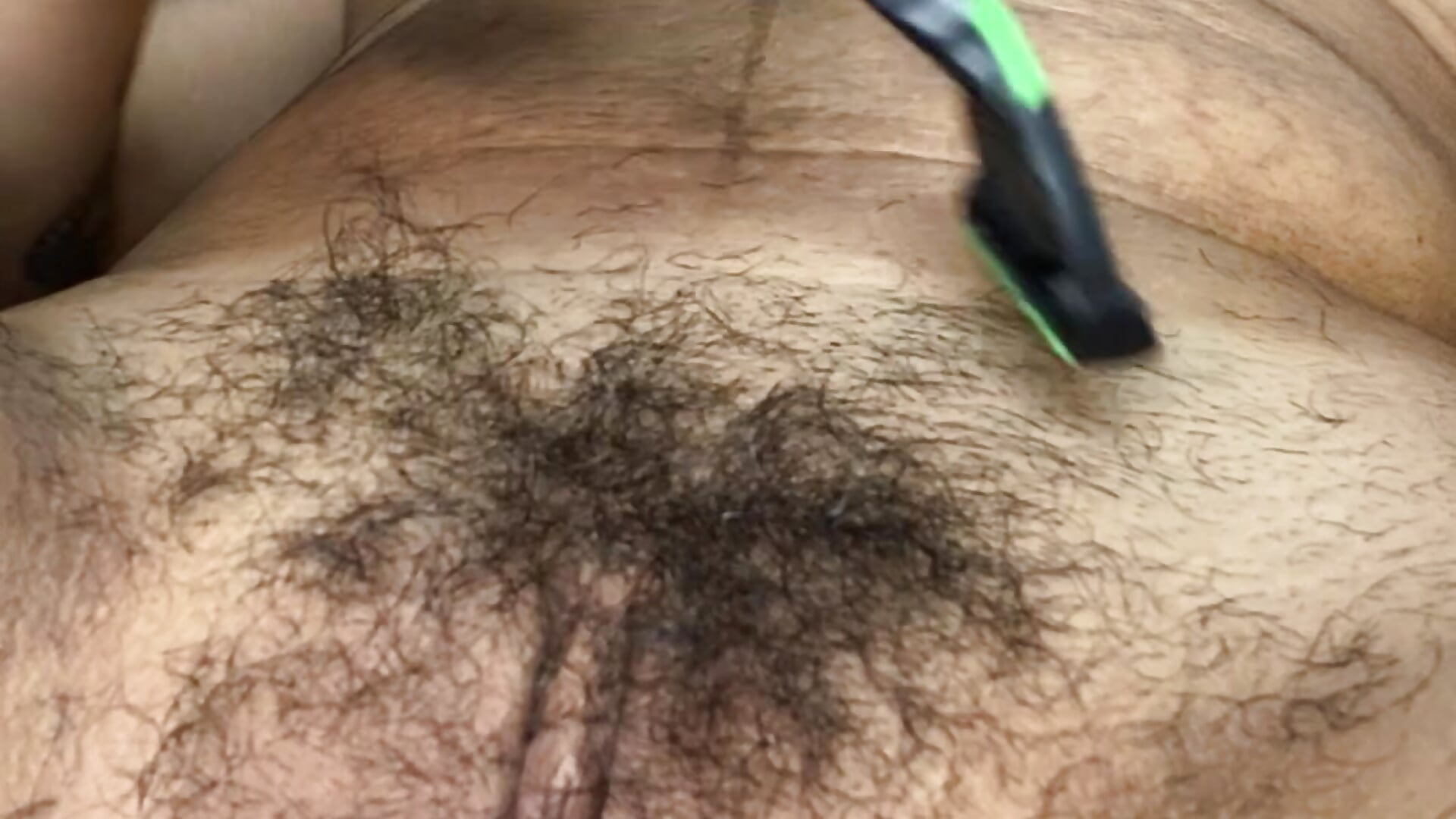 waxing my hairy pussy