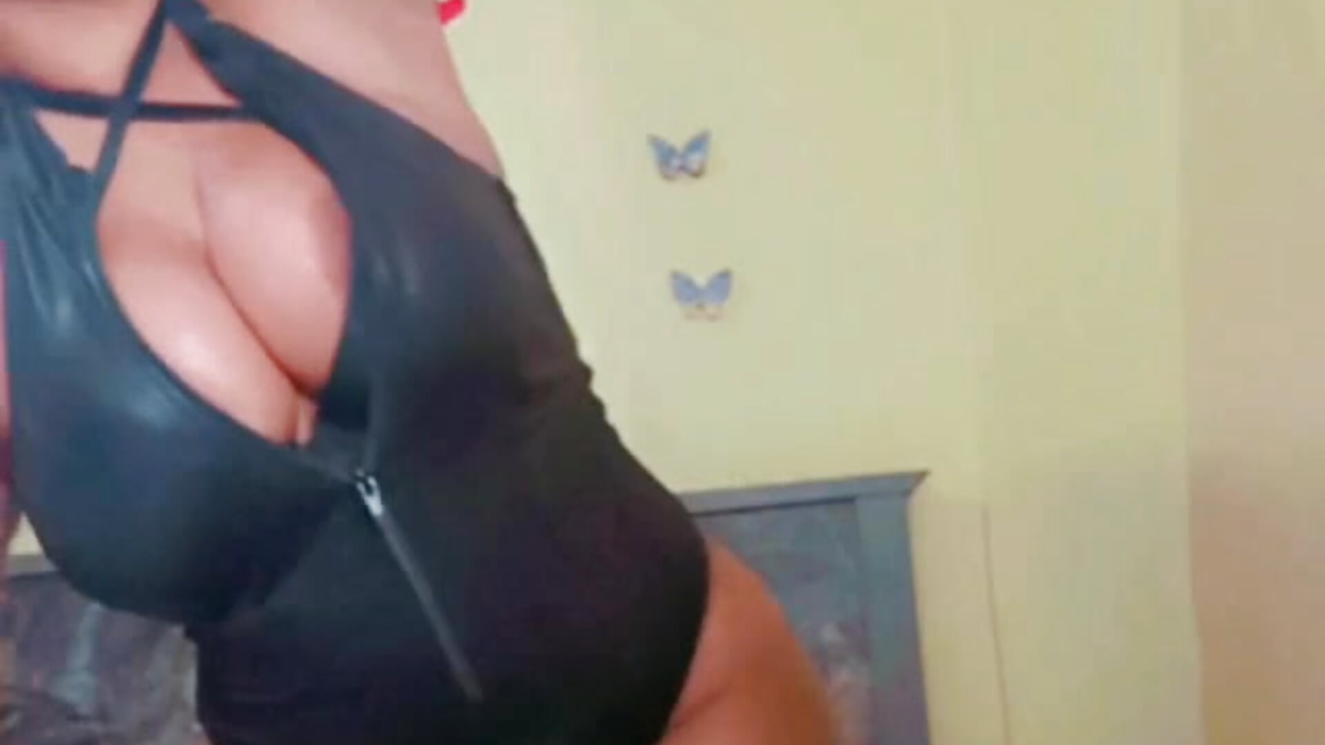 sexy bambi - відео від вебкаммоделі Busty_Bambi