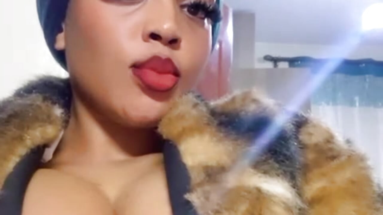 VID-20240221-WA0002 - відео від вебкаммоделі Busty_Bambi