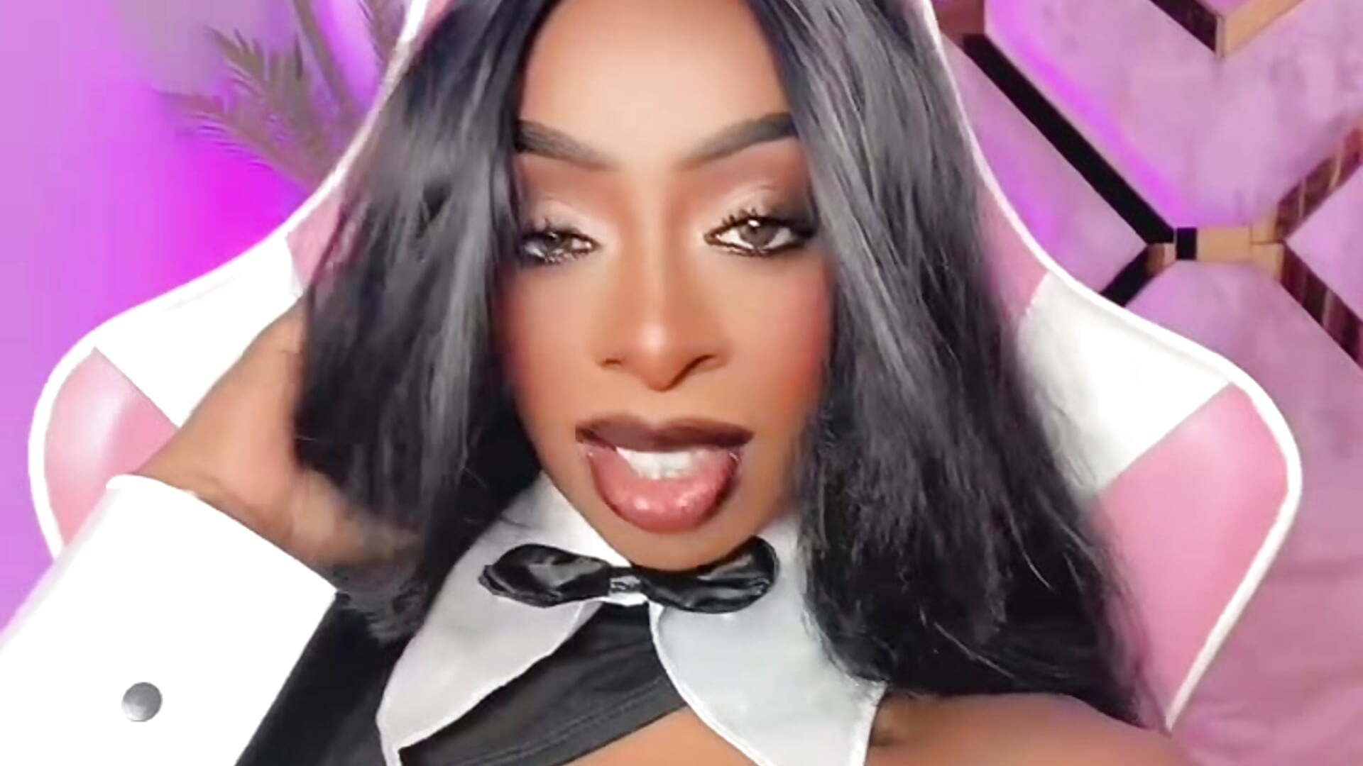 SEXY RABBIT! 🖤 - video by Anny_osorio cam model