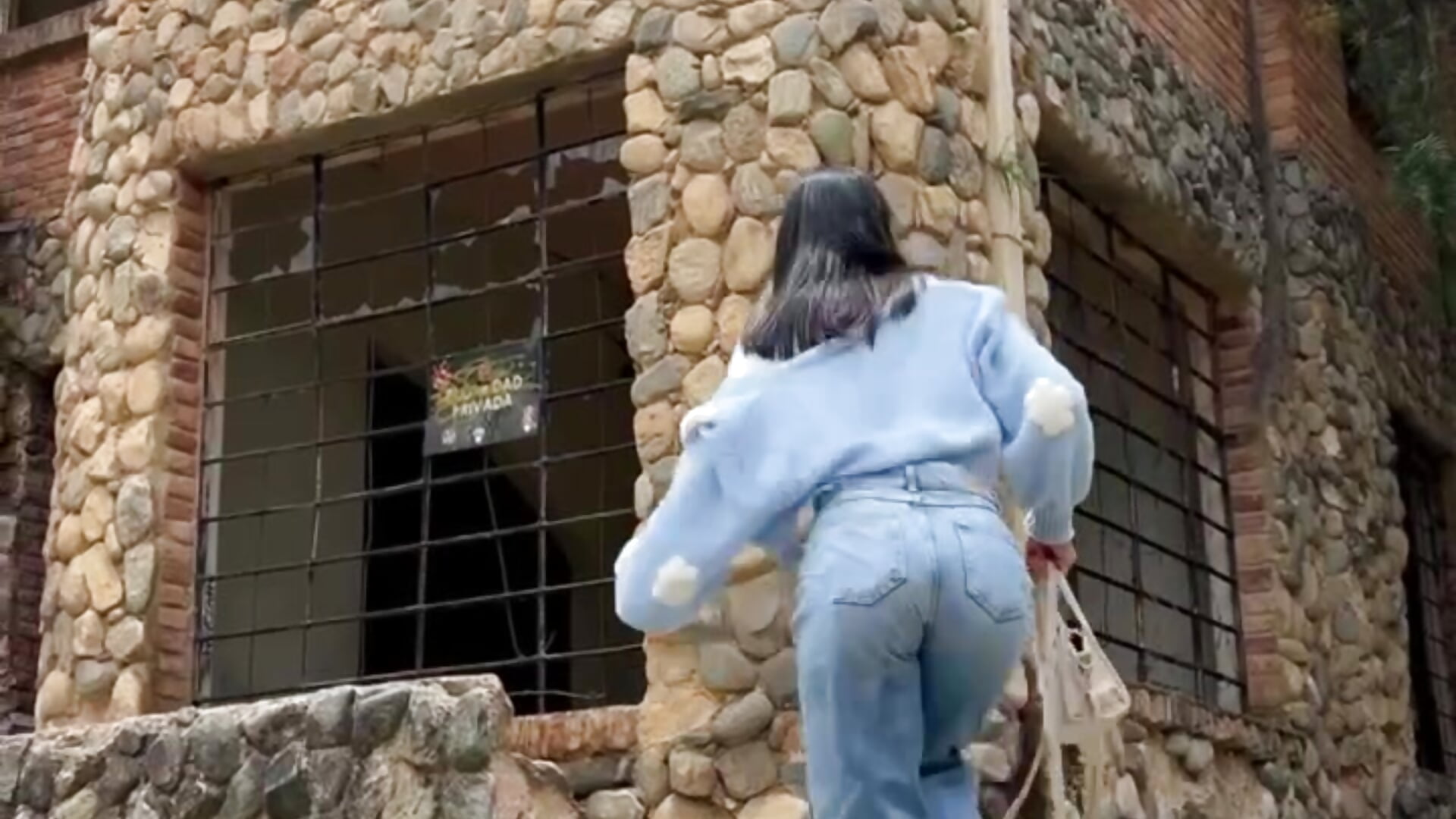 trick or treat 👀 – video af MarianaBranzz cam-model