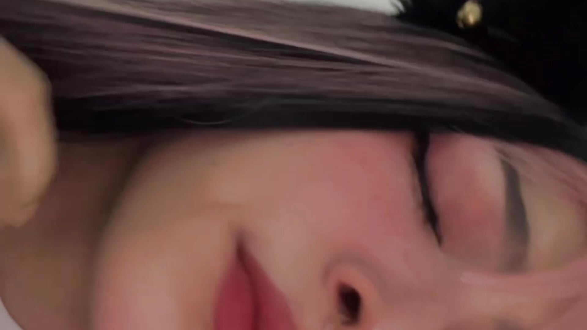 Give me kiss 😍 - video by MarianaBranzz cam model