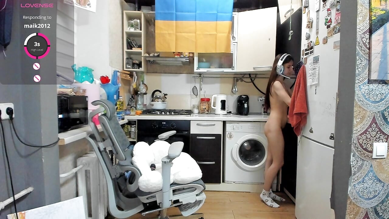 Foam Body Party #1 – video af _Nika_Kik cam-model