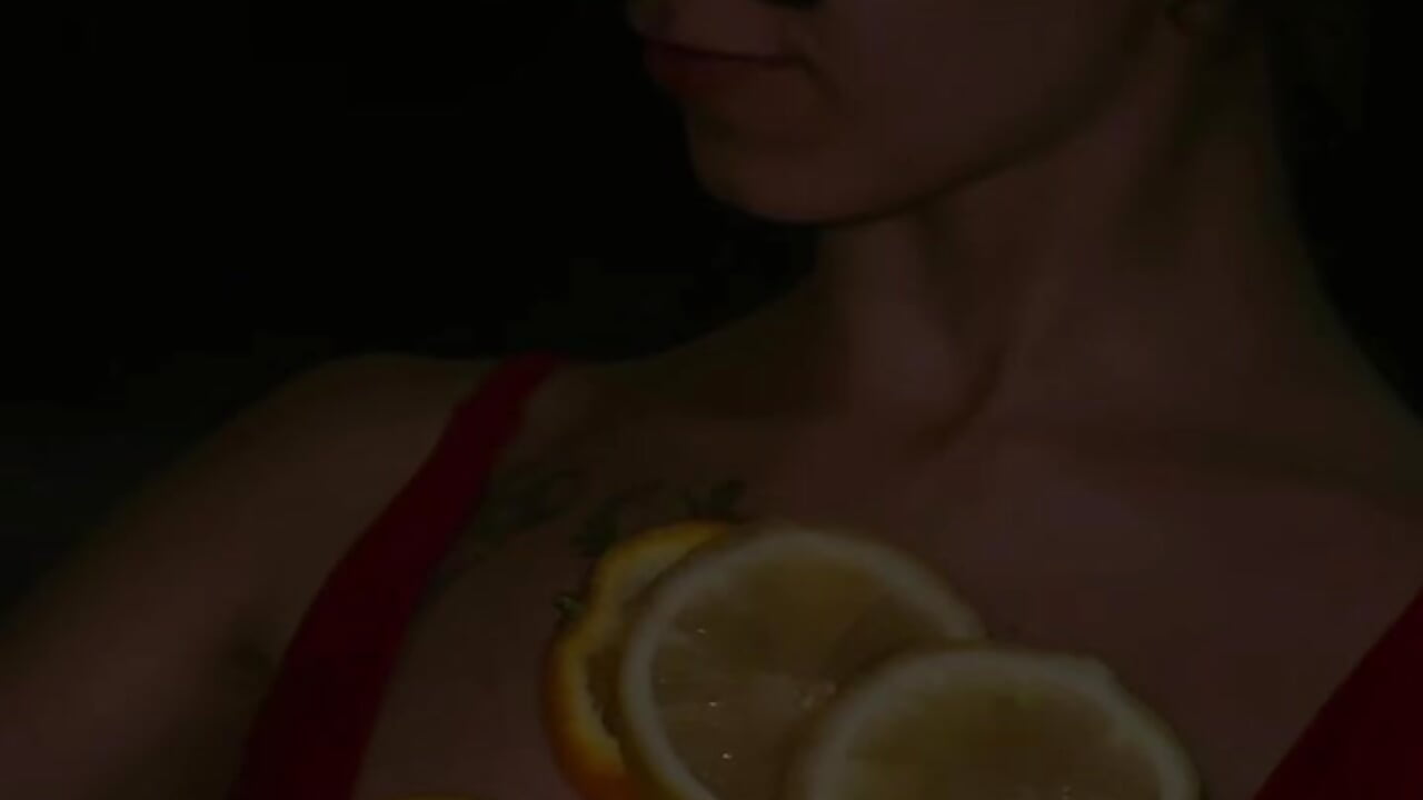 simply fruit paradise - vidéo du modèle de showcams _Nika_Kik