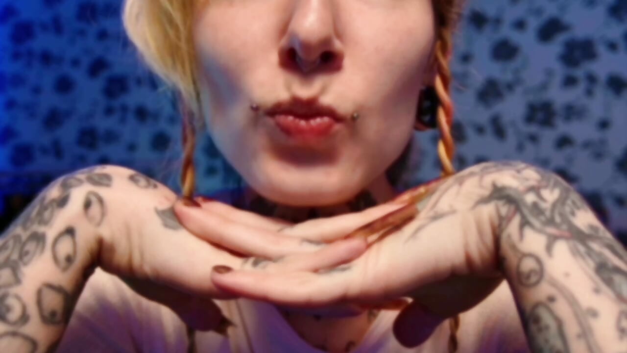 💛Tongue in thongs💛 - video od modelky/modela Littlespacemouse