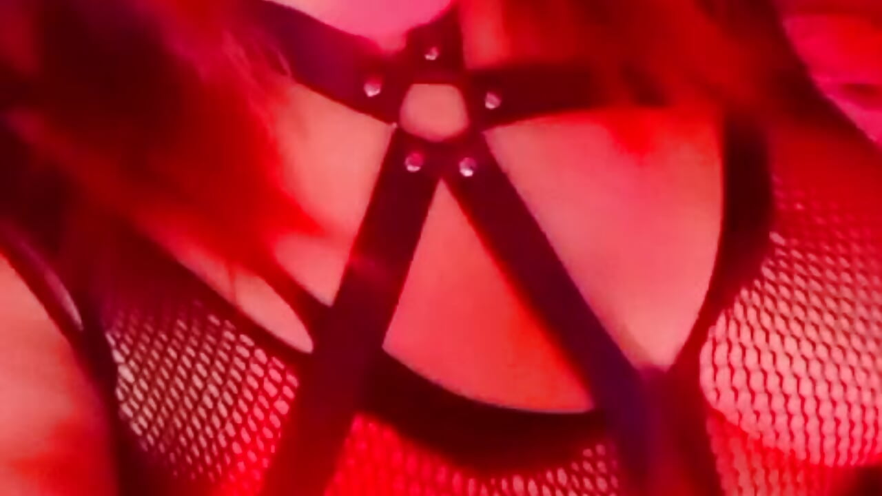 👀 Just a tease… the rest is for the brave ones - video by kinkyhousewifee cam model