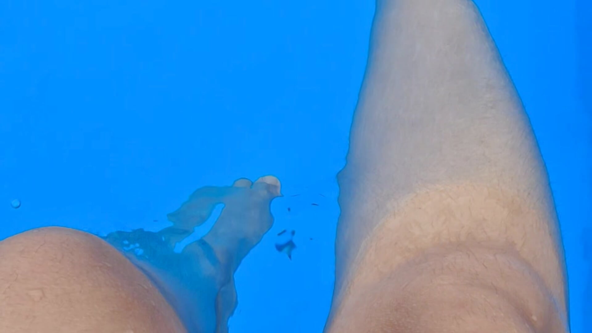 My feet feeling the water - clip cu EmmaEspinoza_ model videochat