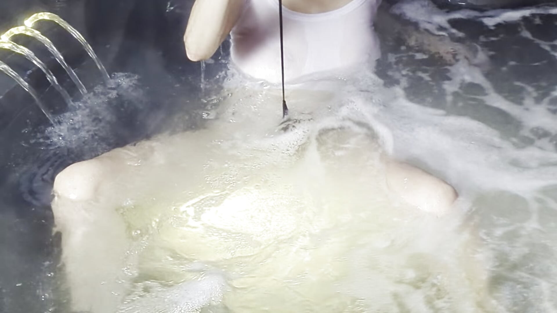 Hot tub & dildo fun - video by Morgan_Shipley cam model