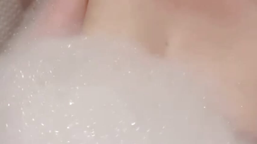Hmm, bubbles  bath.?! ;-)