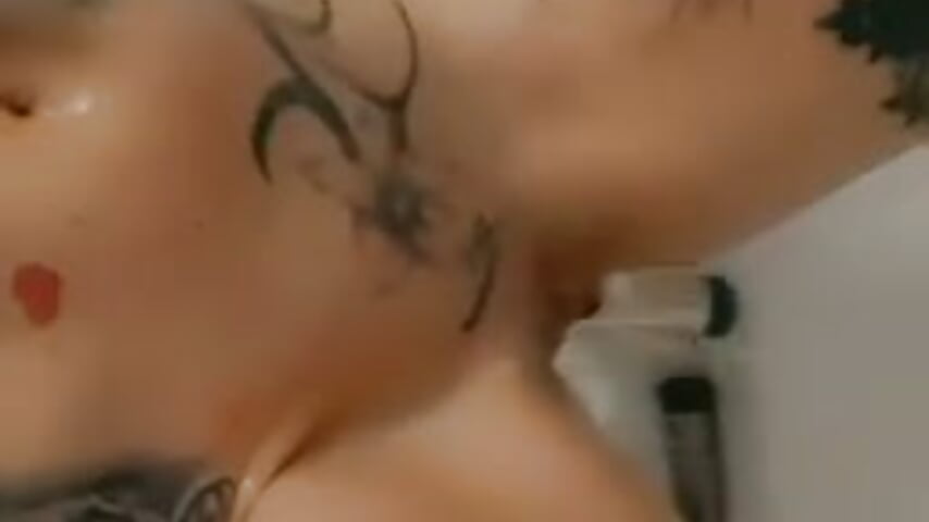 Sexy Dusch Time - CindyNightX 캠 모델의 동영상