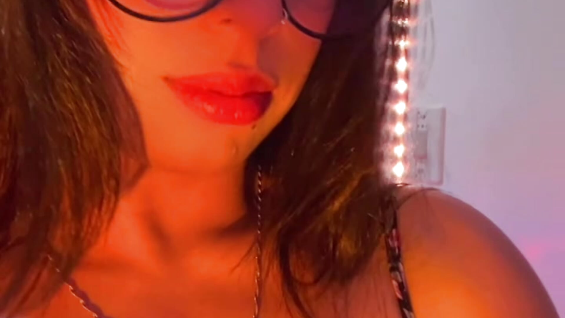 7c8bac1116fe427d985d2c57e5a19227 - video by CieloTaylor cam model