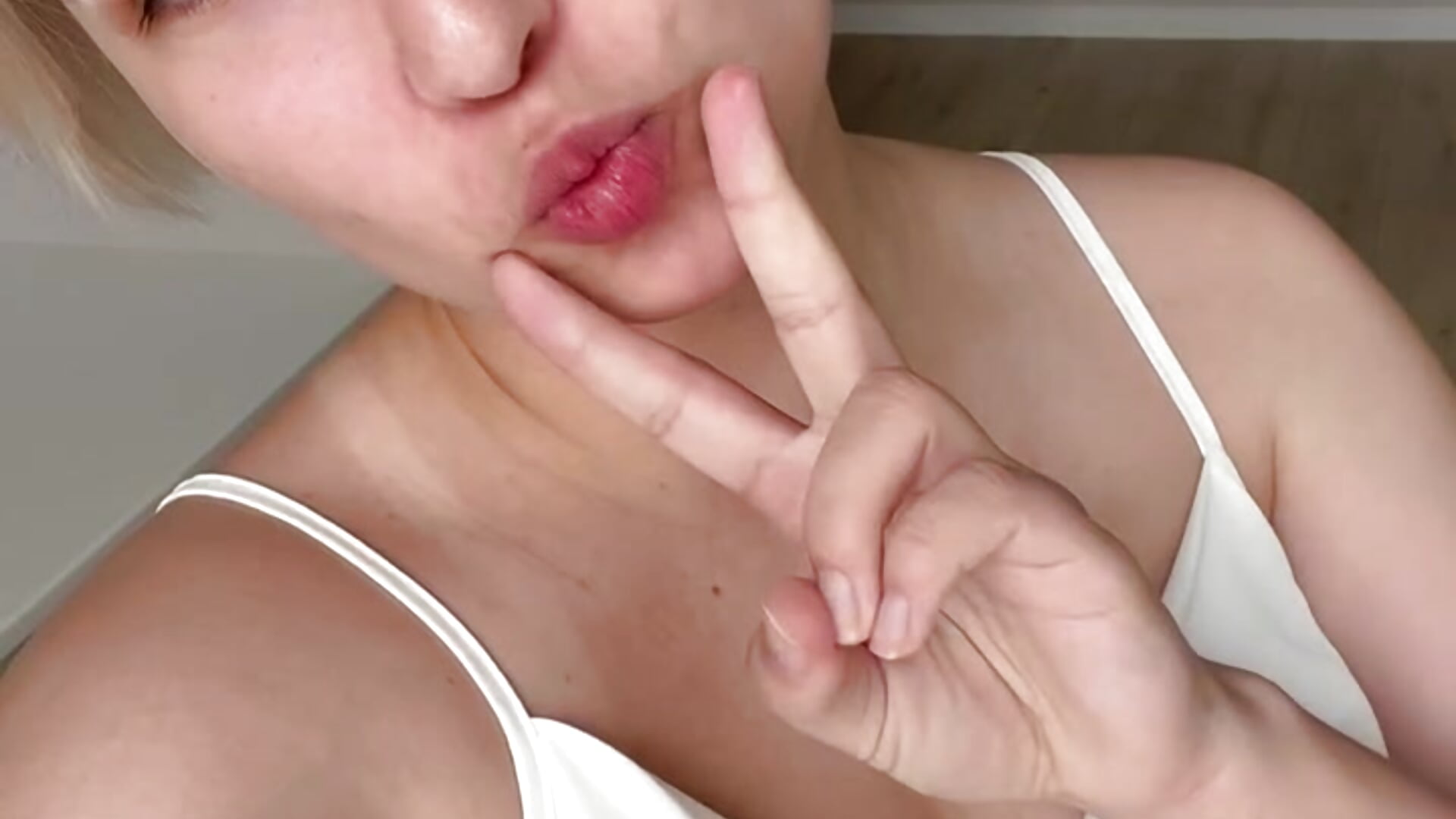 Bella - video by AnnabelleJen cam model