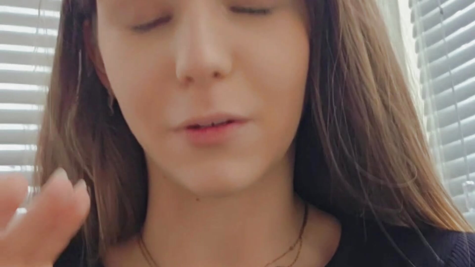 SQUIRT PARKING DU TRAVAIL 🚗 - Video von lucie_mehott Cam-Model