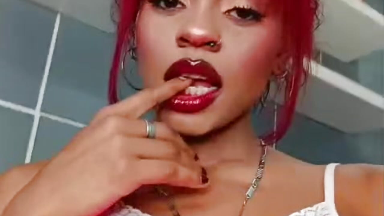 Video 2025-1 - video by Hilary-banks cam model