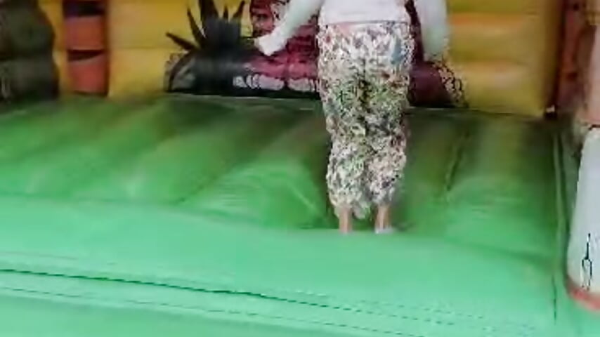 Happy Monday - Vídeo de Mary_Wet, modelo de vídeos