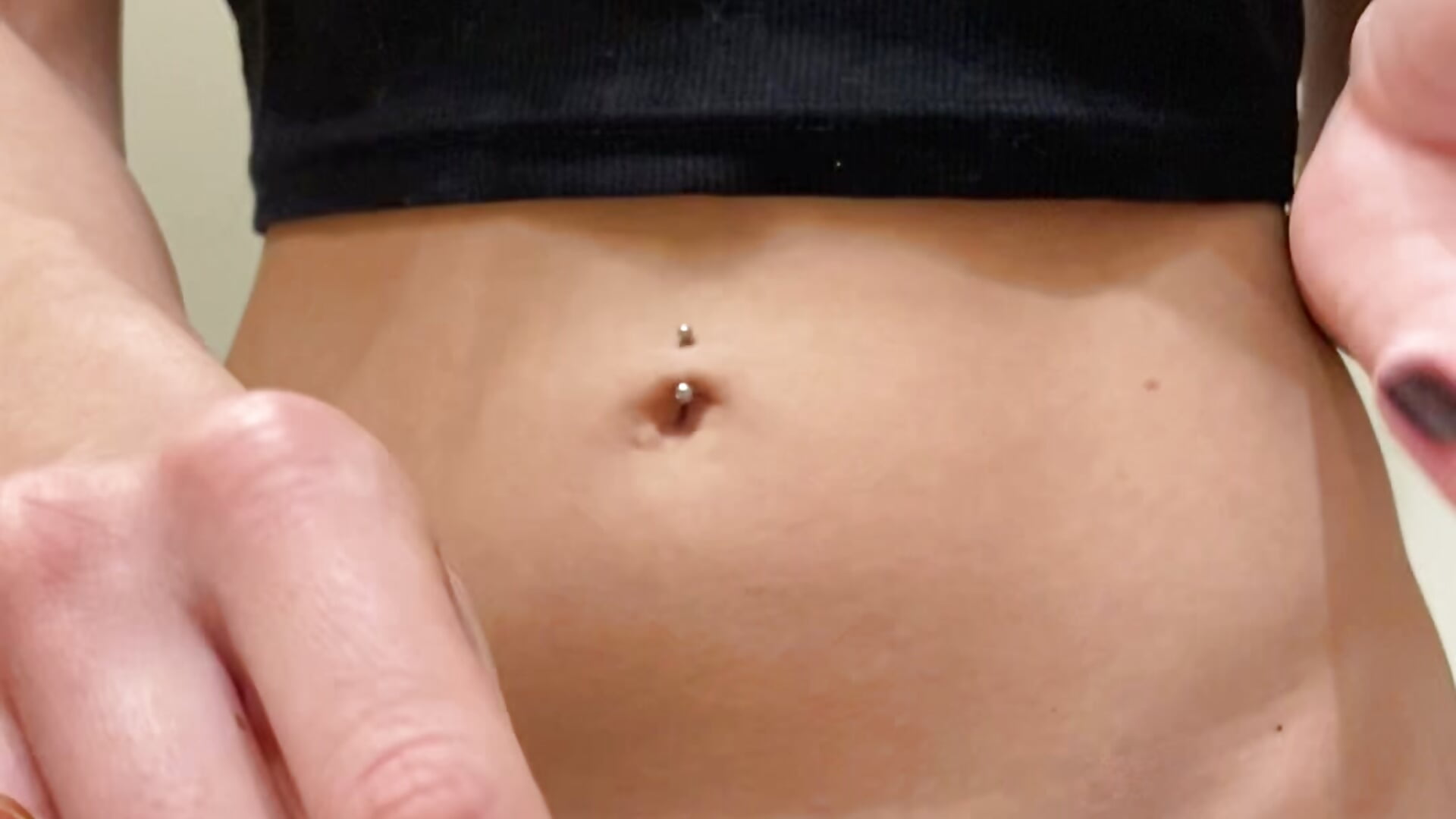 Was sagt ihr zu meinen neu lackierten Nägeln? - Vídeo de Mary_Wet, modelo de vídeos