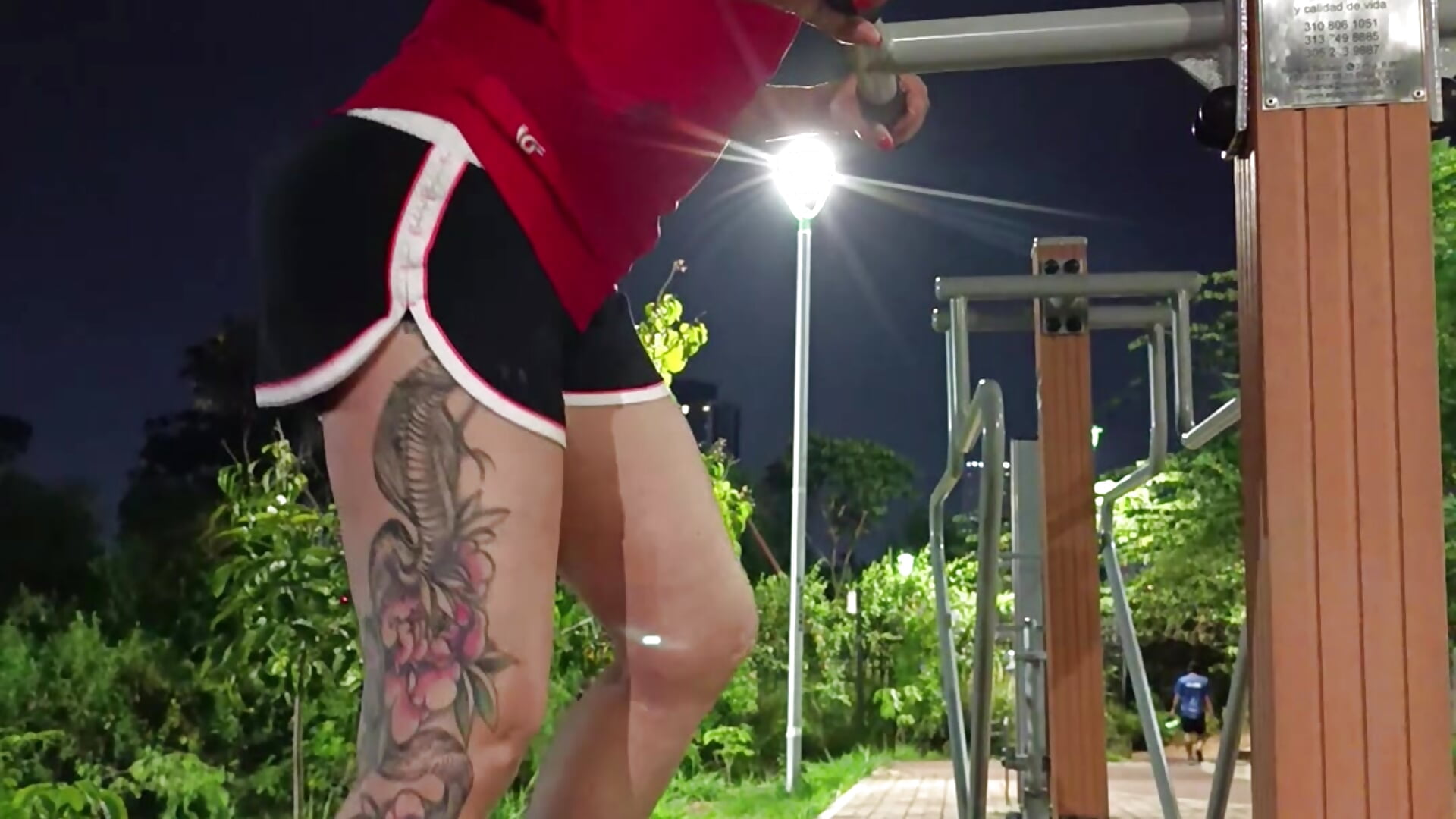 Leg Shredding Under the Moon 🌑🦵🌌 - فيديو من freyadevil333 موديل الكام