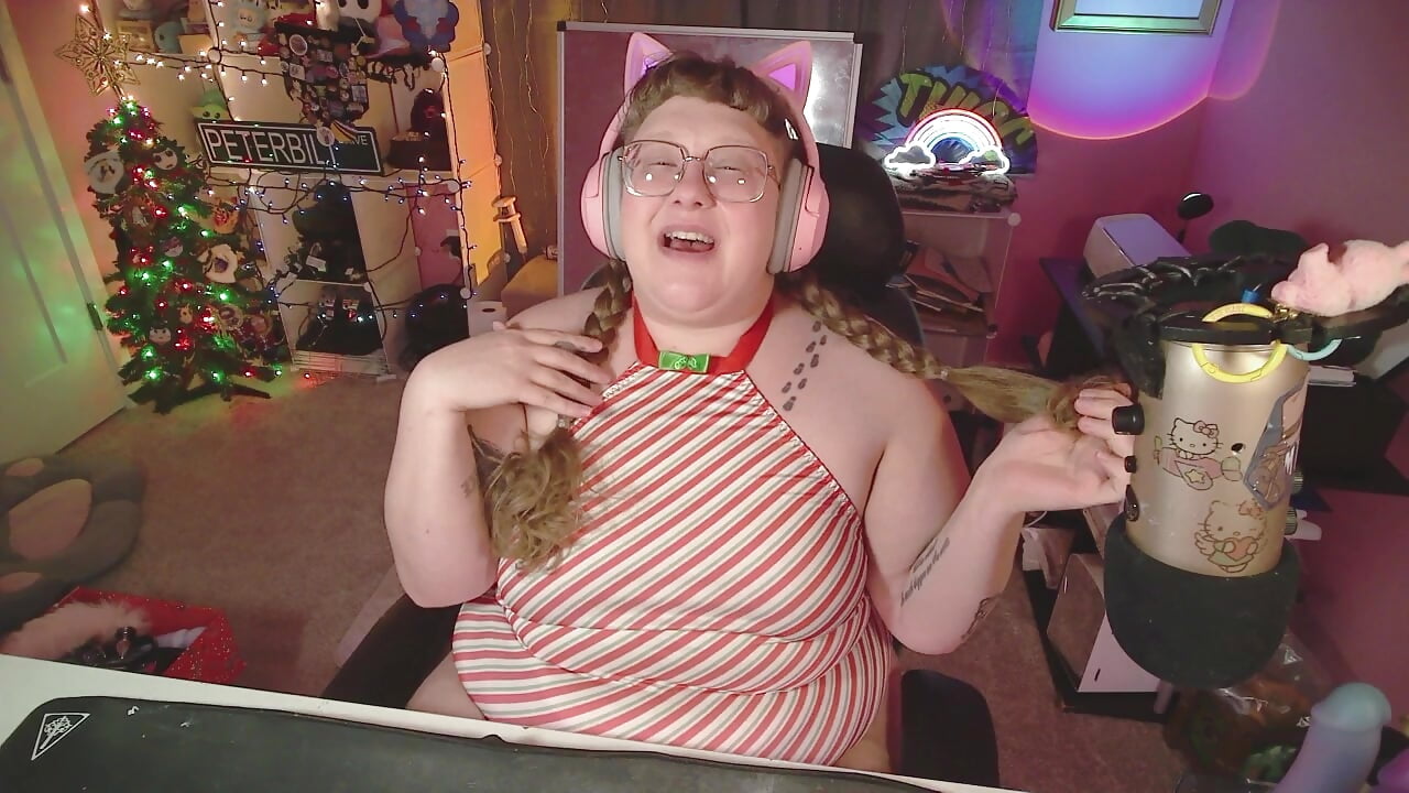 ALL DRESSED UP FOR THE HOLIDAYS - video by FatVeronica cam model