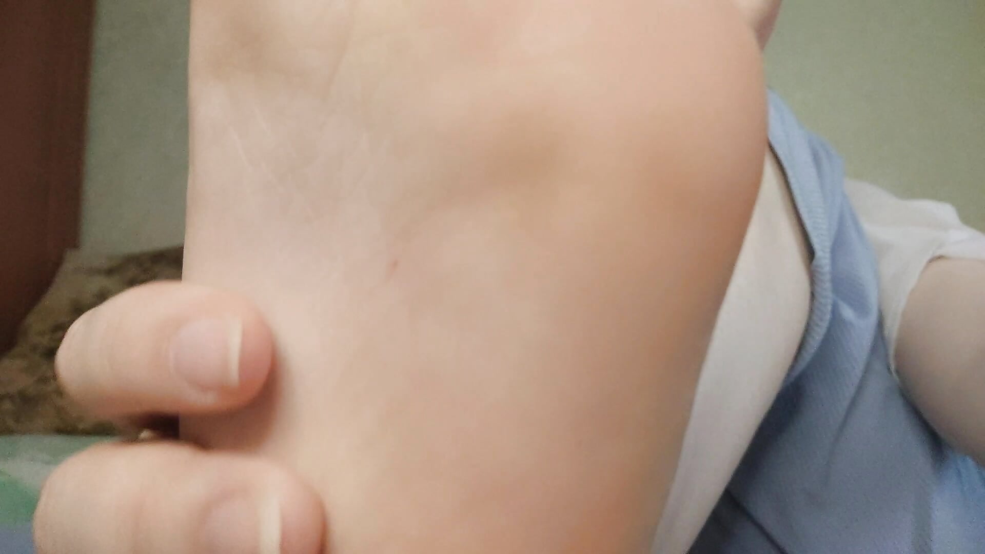 foot fetish   – video od webkamerové modelky LucyZeph