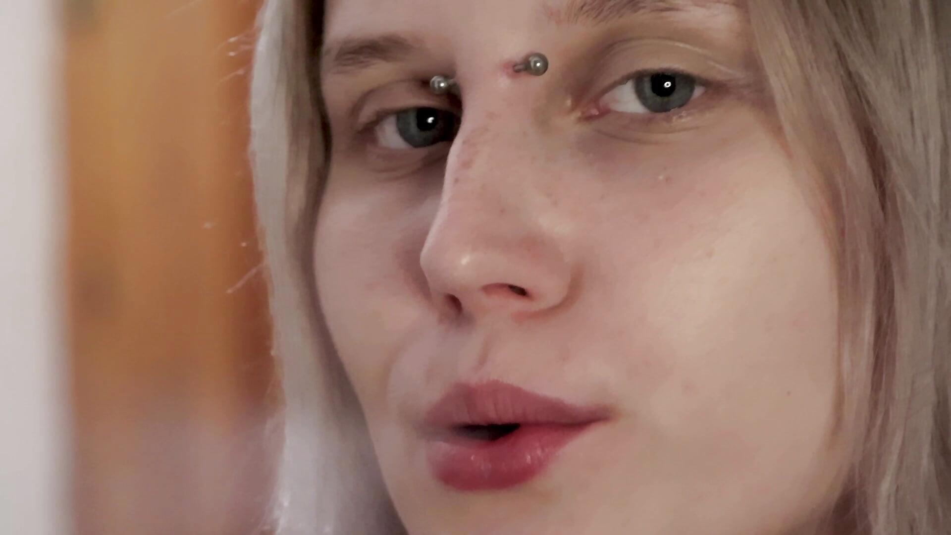 eye to eye - วิดีโอโดย MertyXX โมเดลแคม