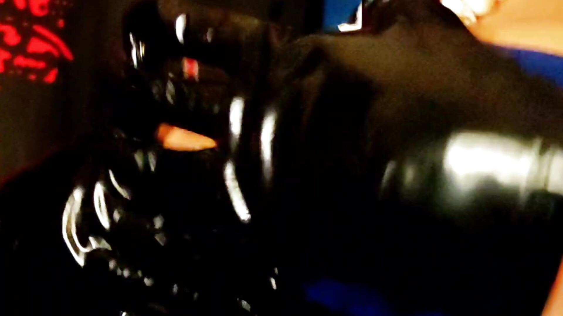 Diosa en latex – video modela na kameri DominatrixBlue