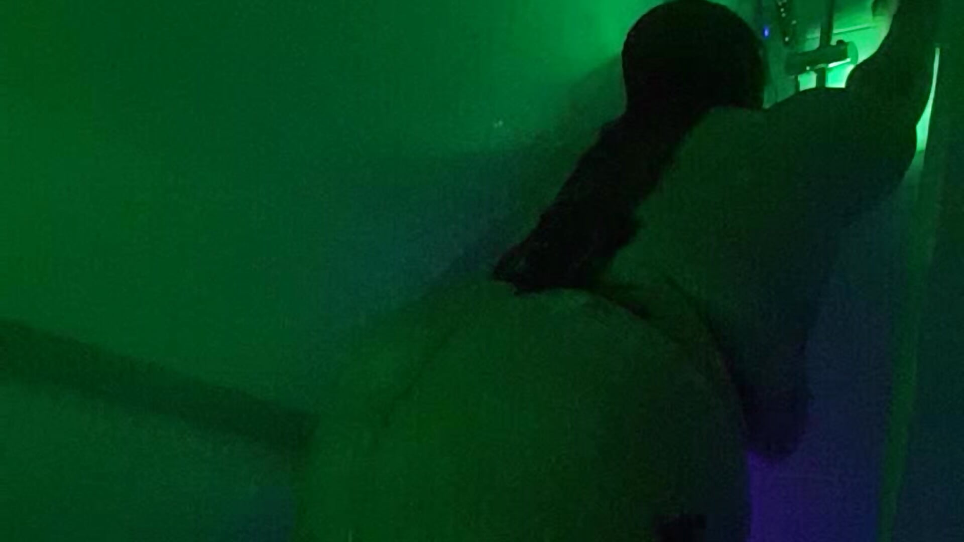 Ssbbw shower bounce1 - video by shykitbbw cam model