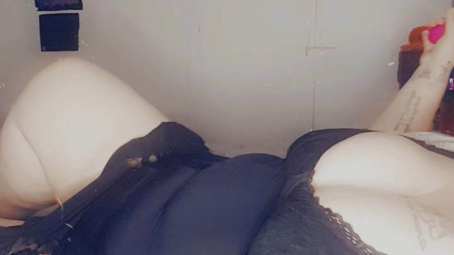Belly bounce - video by shykitbbw cam model