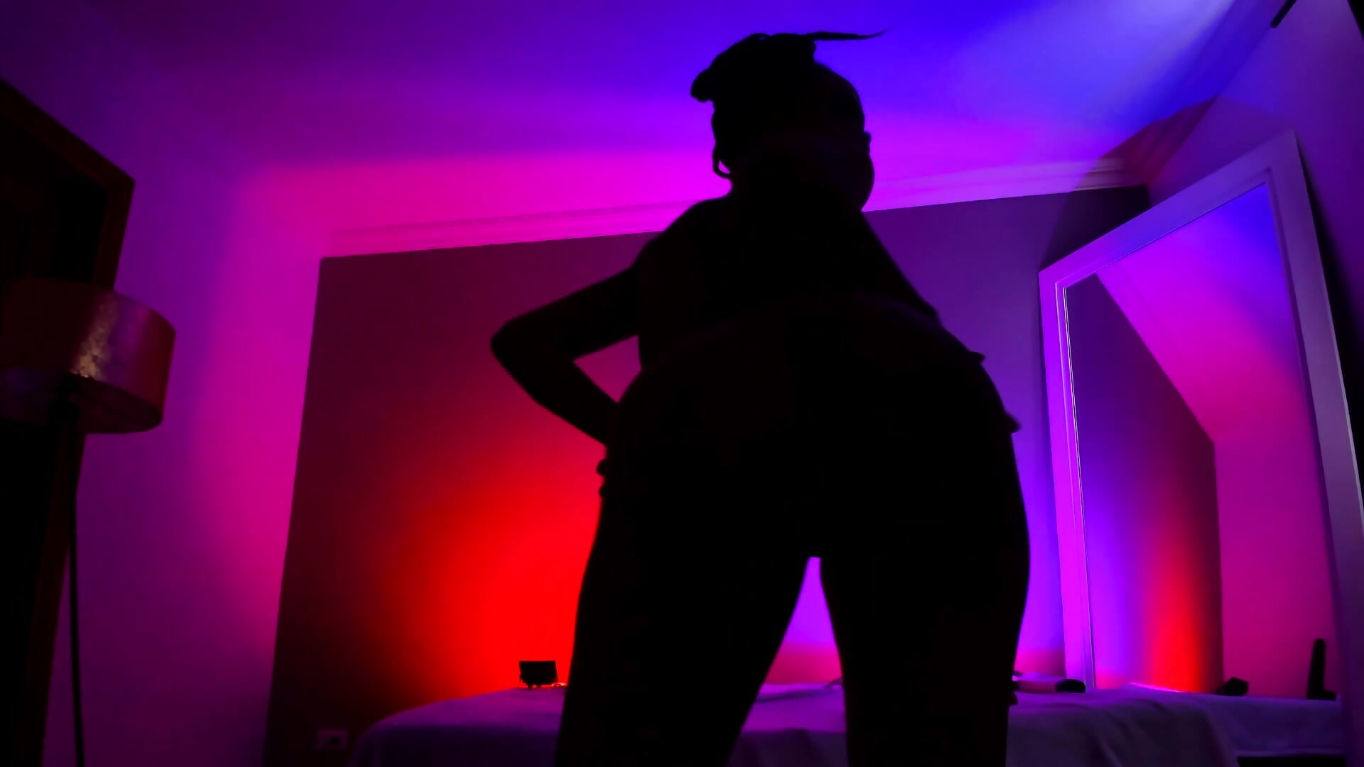 Play with my sexy shadow