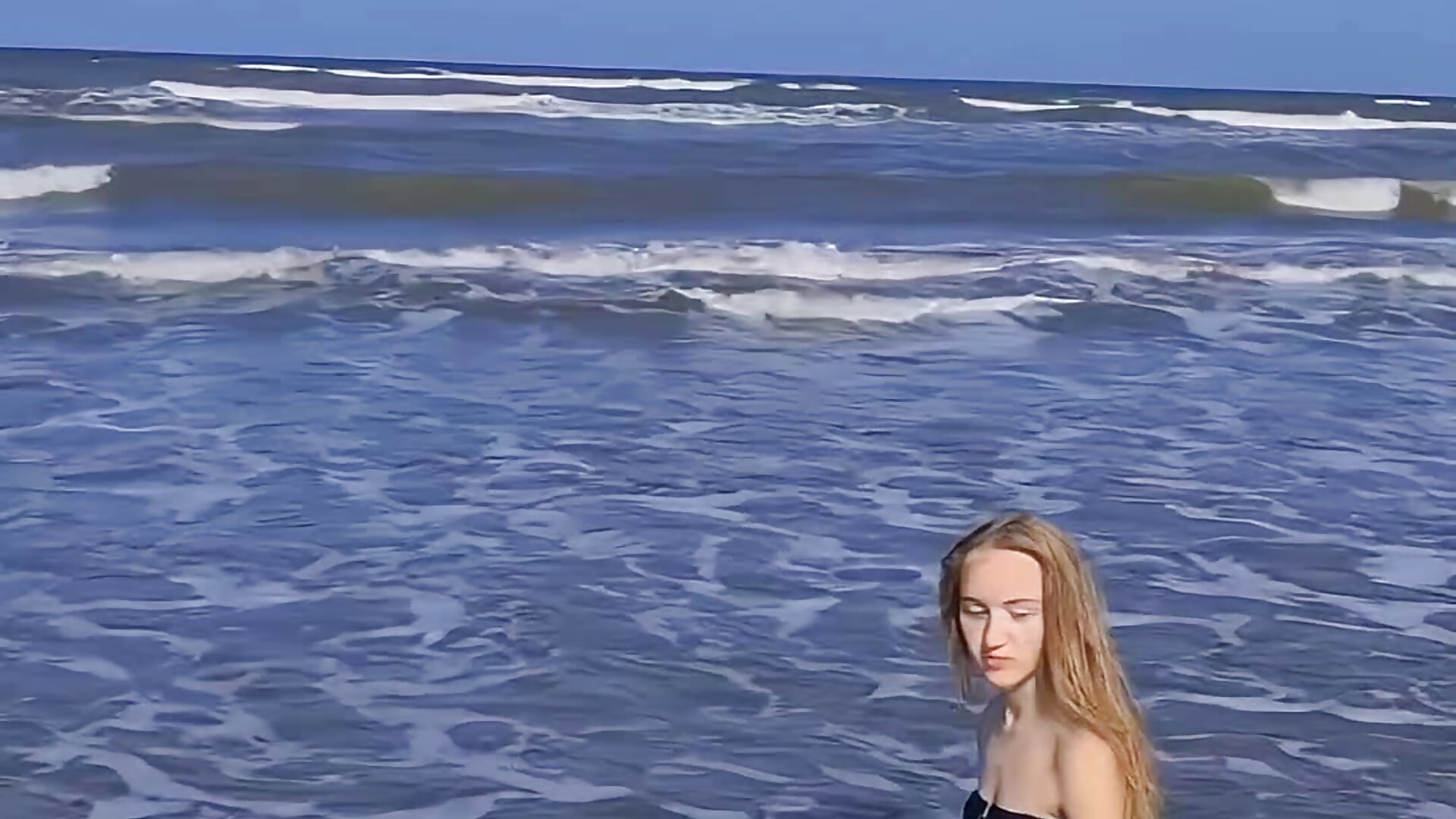 having fun on the beach °•○ - video by leslie_my_lovee cam model