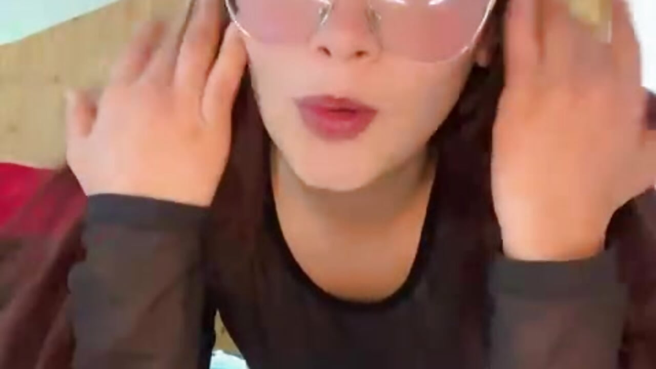 uhh ahh  😜 - video by kate_evans1 cam model