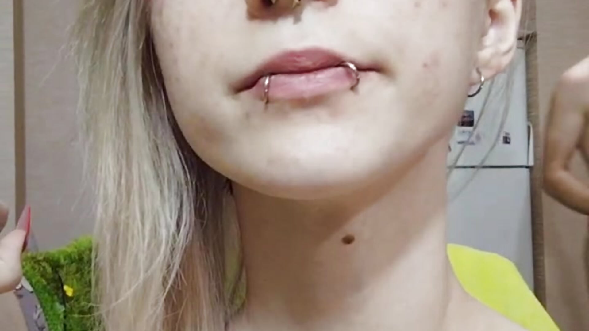 video_2023-08-19_18-16-30– Ola_dushek kameramodell videója