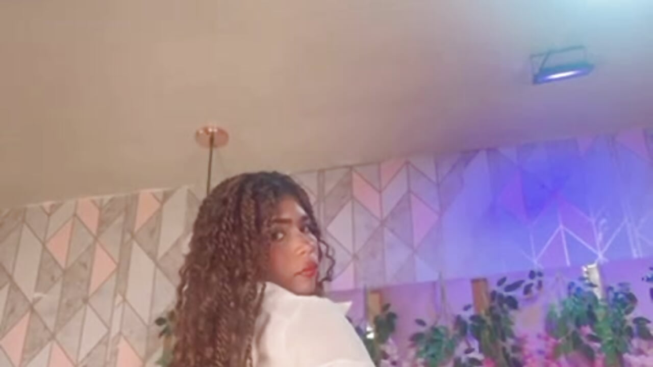 Sensual uy perversa - AlinaSweett adlı kamera modelinin videosu