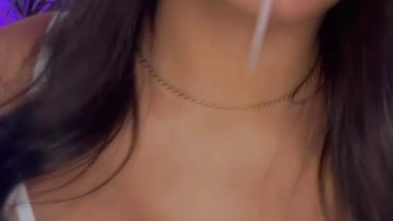 Pure Looks, Naughty Tongue - video by NicolleeEvanss cam model