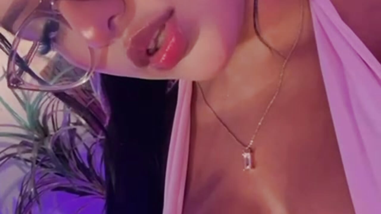 Do you want to see beyond? - video by NicolleeEvanss cam model