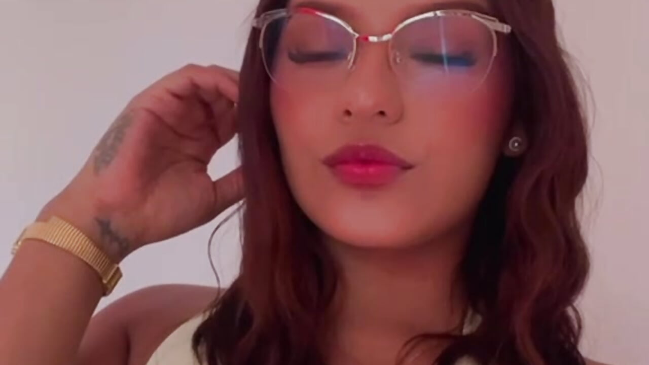 Life is only thing we need - vídeo de la modelo de cam NicolleeEvanss