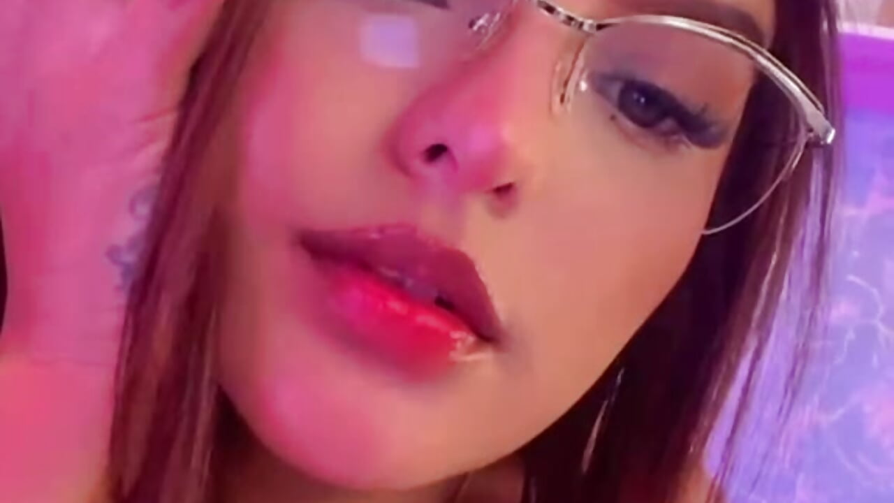 I wanna take your light inside – video af NicolleeEvanss cam-model