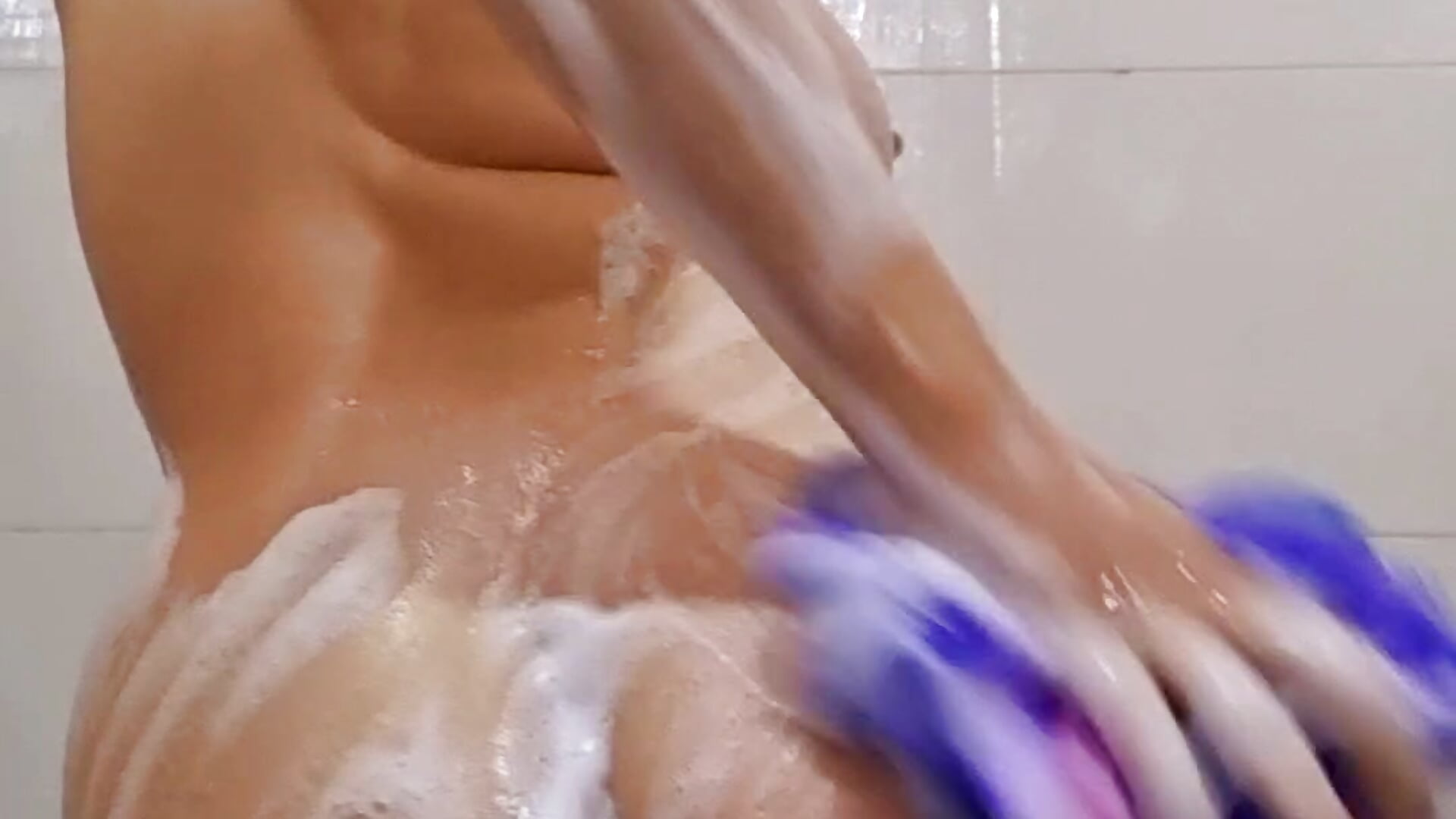 TAKE A SHOWE WITH ME - CamilaVenz adlı kamera modelinin videosu