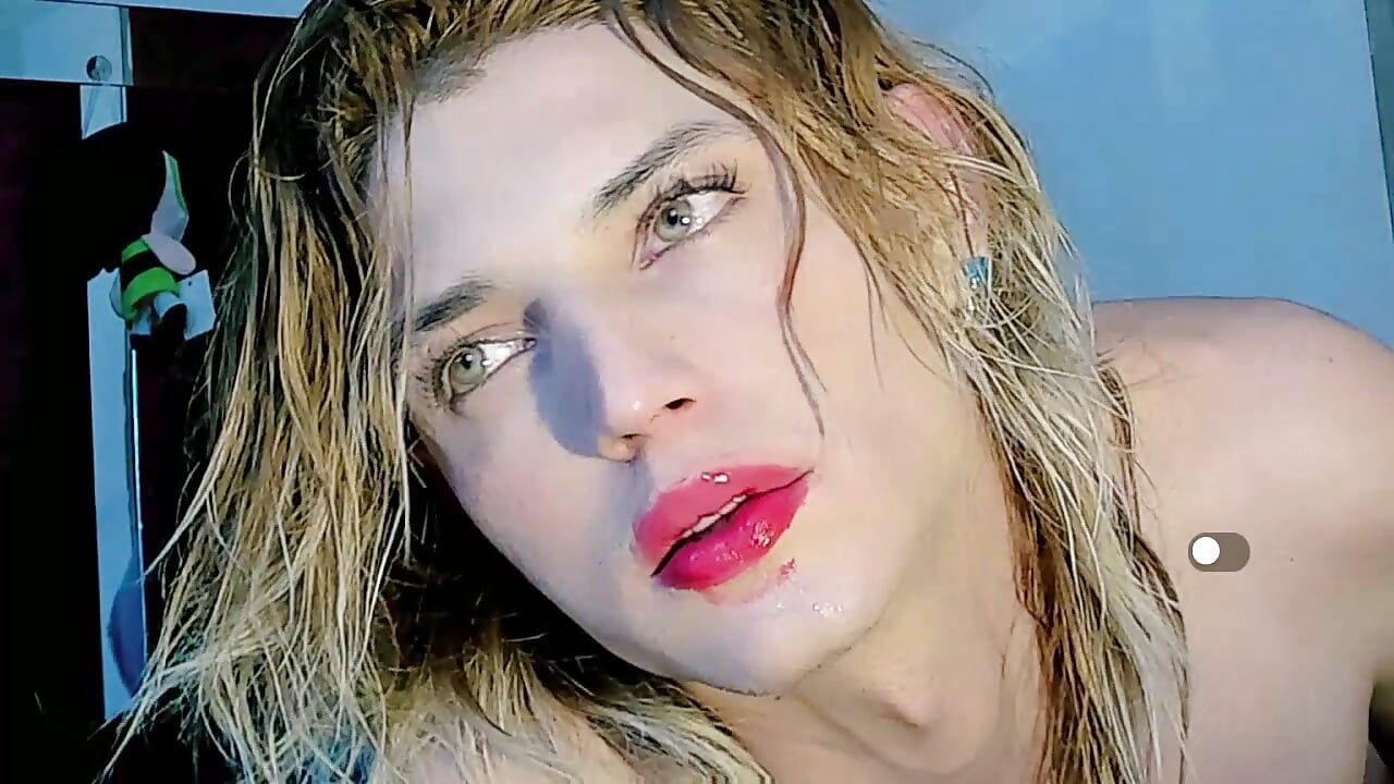 I'm going to suck your cock - video by honey_skin cam model