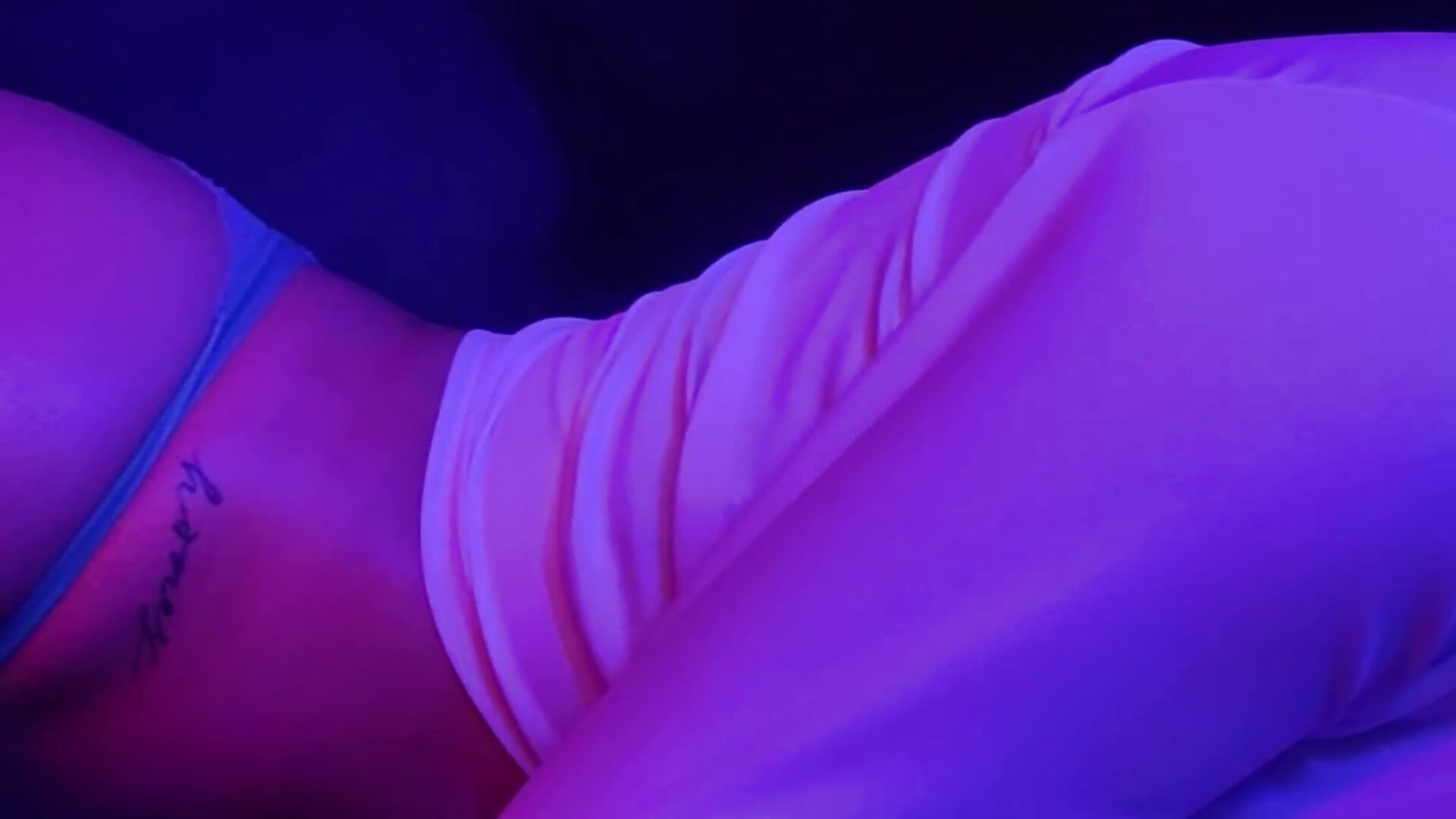 Wet Body Tour - video by angieebaezz cam model