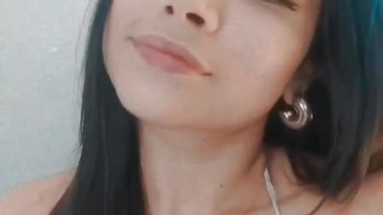 follow me 🥰 - video by GenesisFernandez cam model